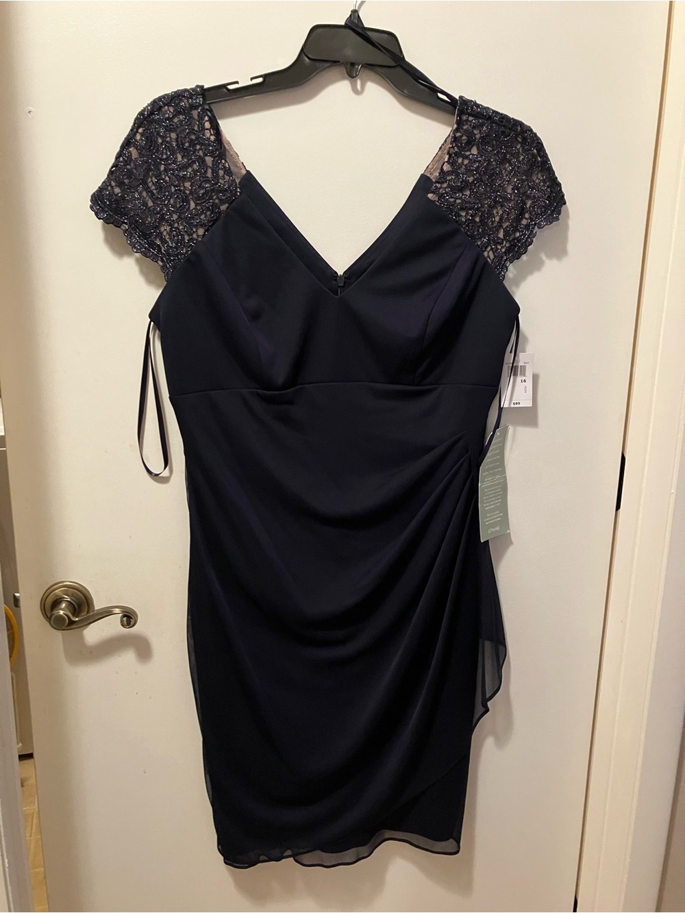 NWT Dj-Jaz Womenโs Navy V-Neck Lace Cap-Sleeve Midi Dress